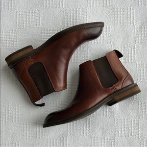 Mens Vionic Kingsley Chelsea Boot 
size 9.5